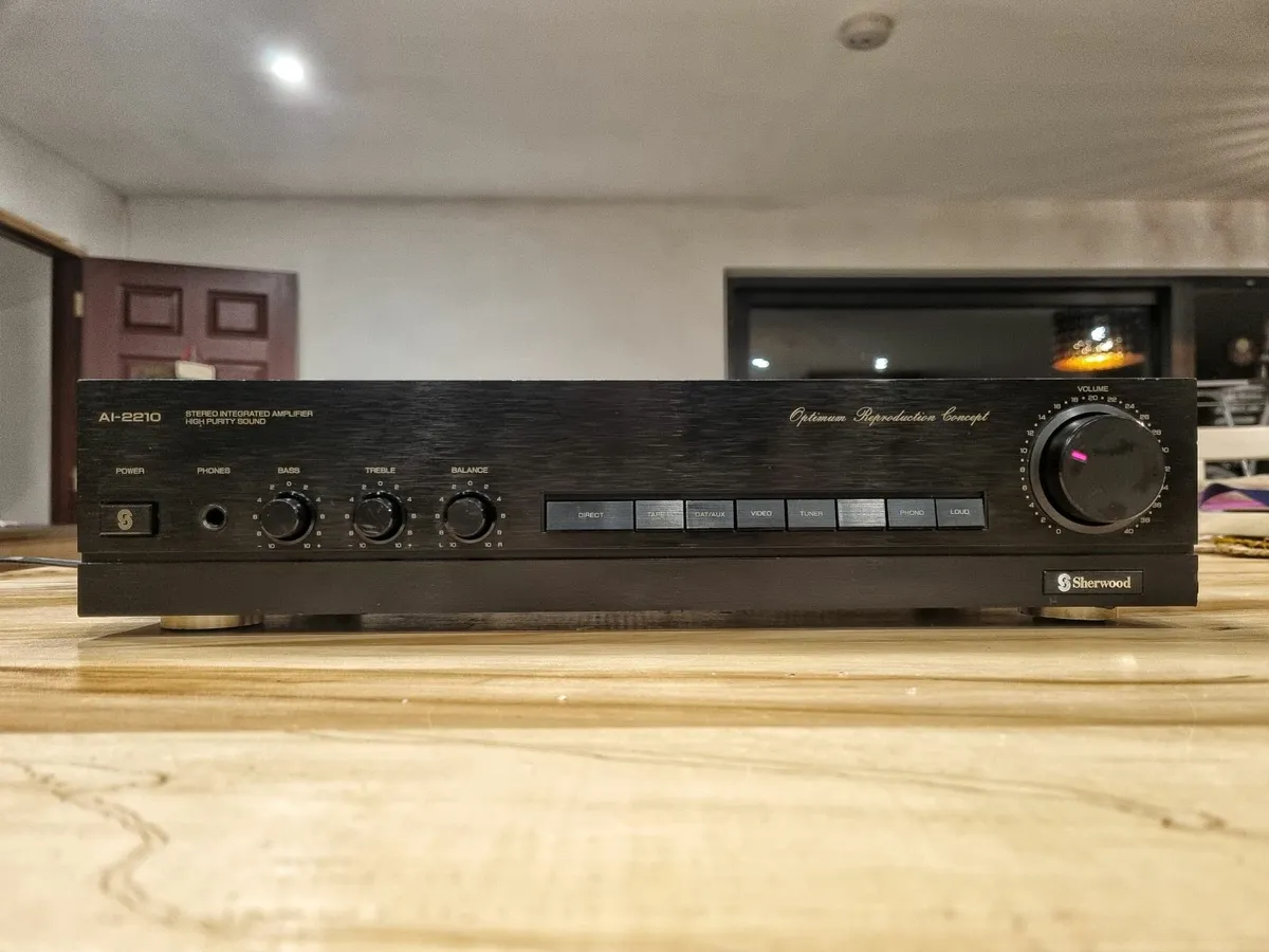 Sherwood Stereo Amplifier - Image 1
