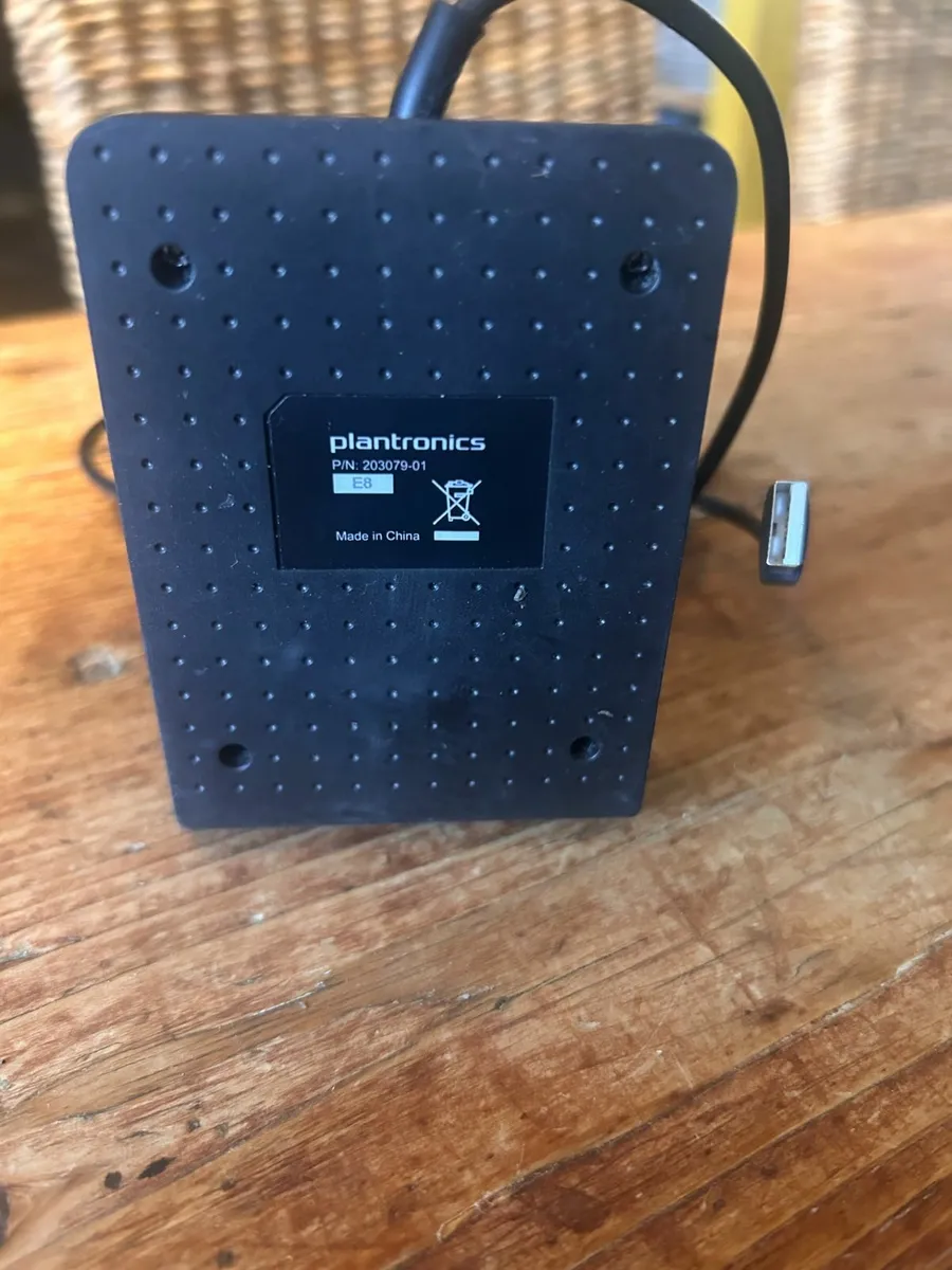 Poly Voyager Focus UC Charging Stand - Image 3