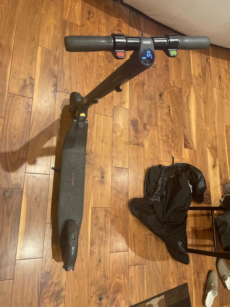 Electric scooter - Image 2