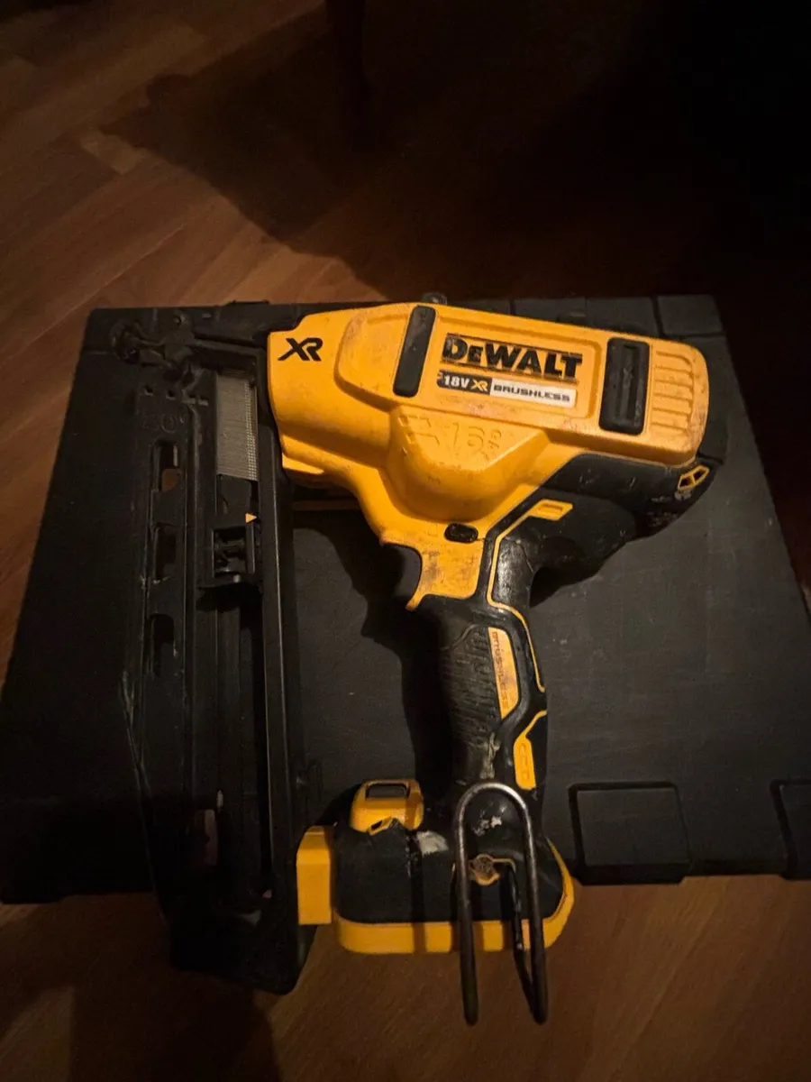 Dewalt second fix gun. - Image 3