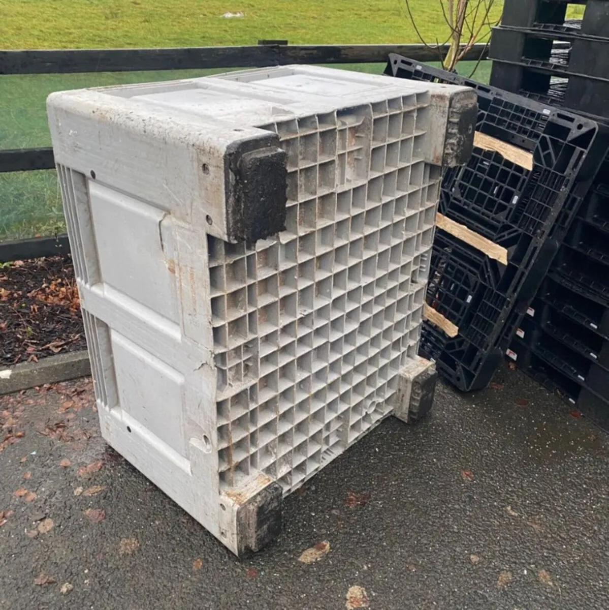 Pallet storage bin - Image 4