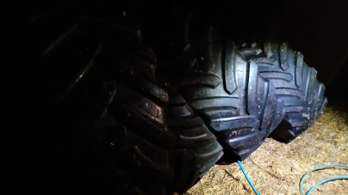 Full set bkt 40%  650 65 38 & 540 65 28 40 - Image 3