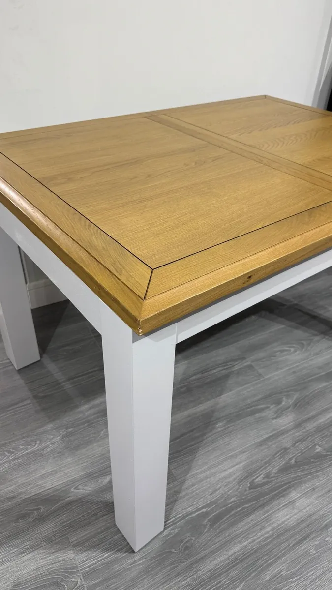 Extending Oak Dining Table Ex Display SUPER CLEAN - Image 4