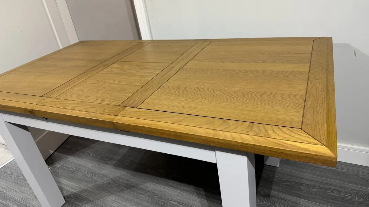 Extending Oak Dining Table Ex Display SUPER CLEAN - Image 1