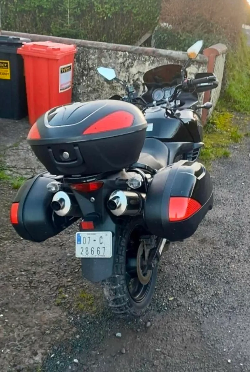 Suzuki V-Strom DL 1000 - Image 3