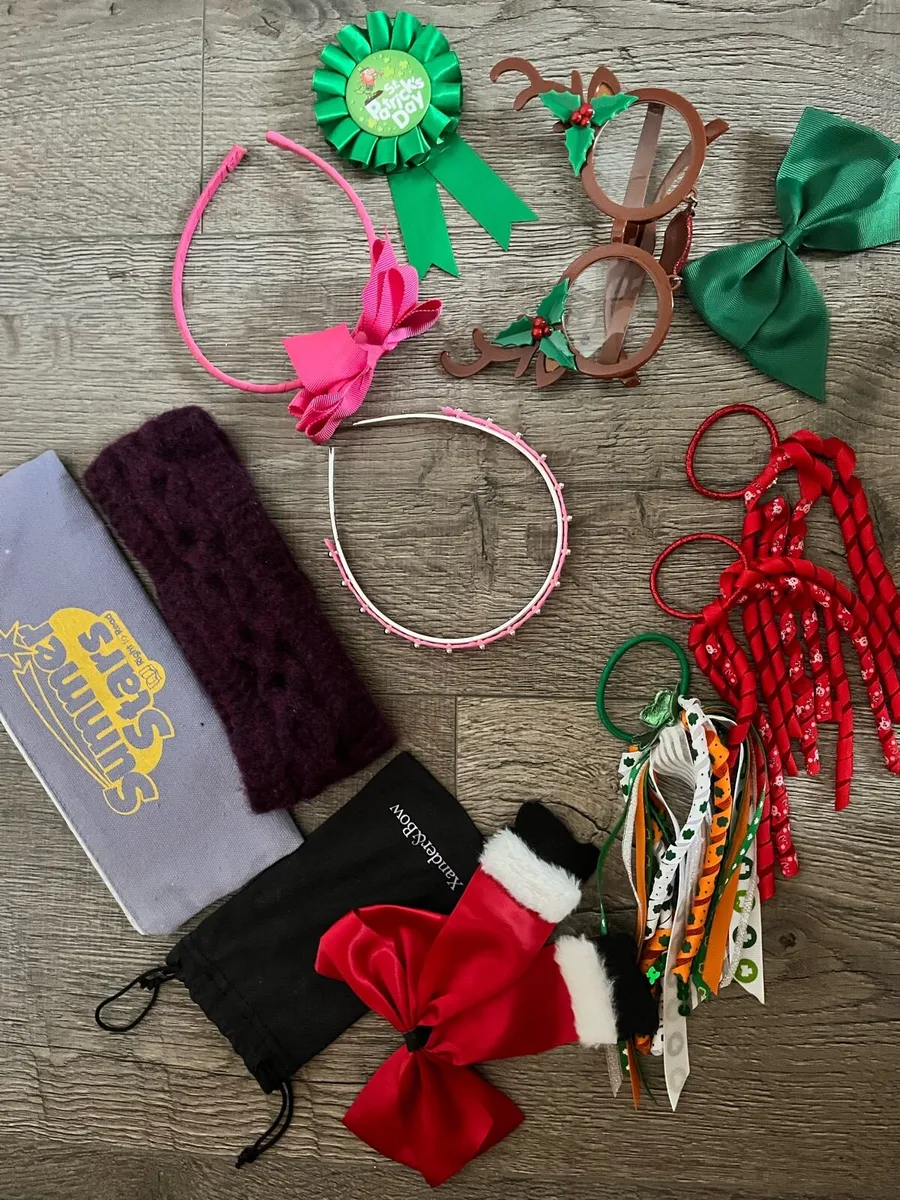 Bundle of accessories - Image 1