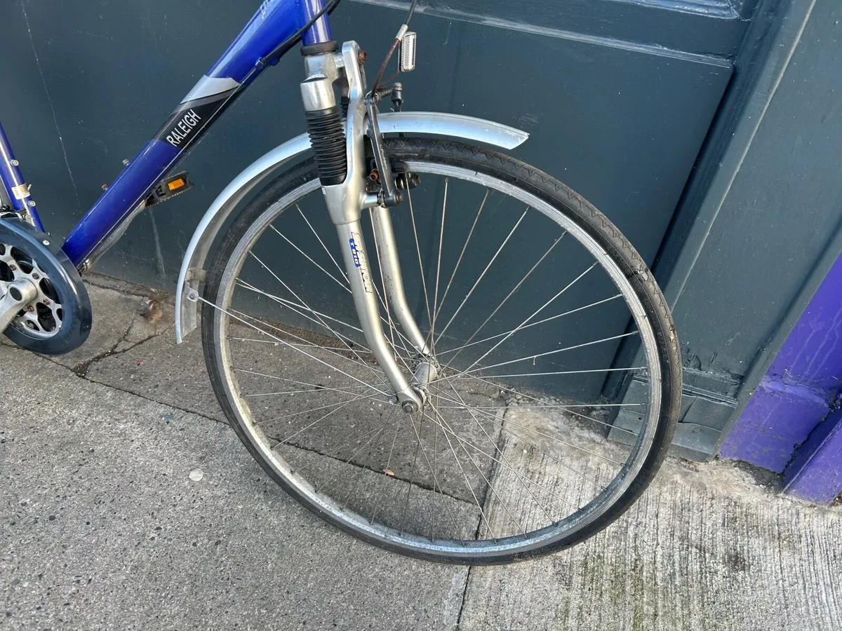 Raleigh hybrid bike❗️Open 7 days of the week ❗️ - Image 4