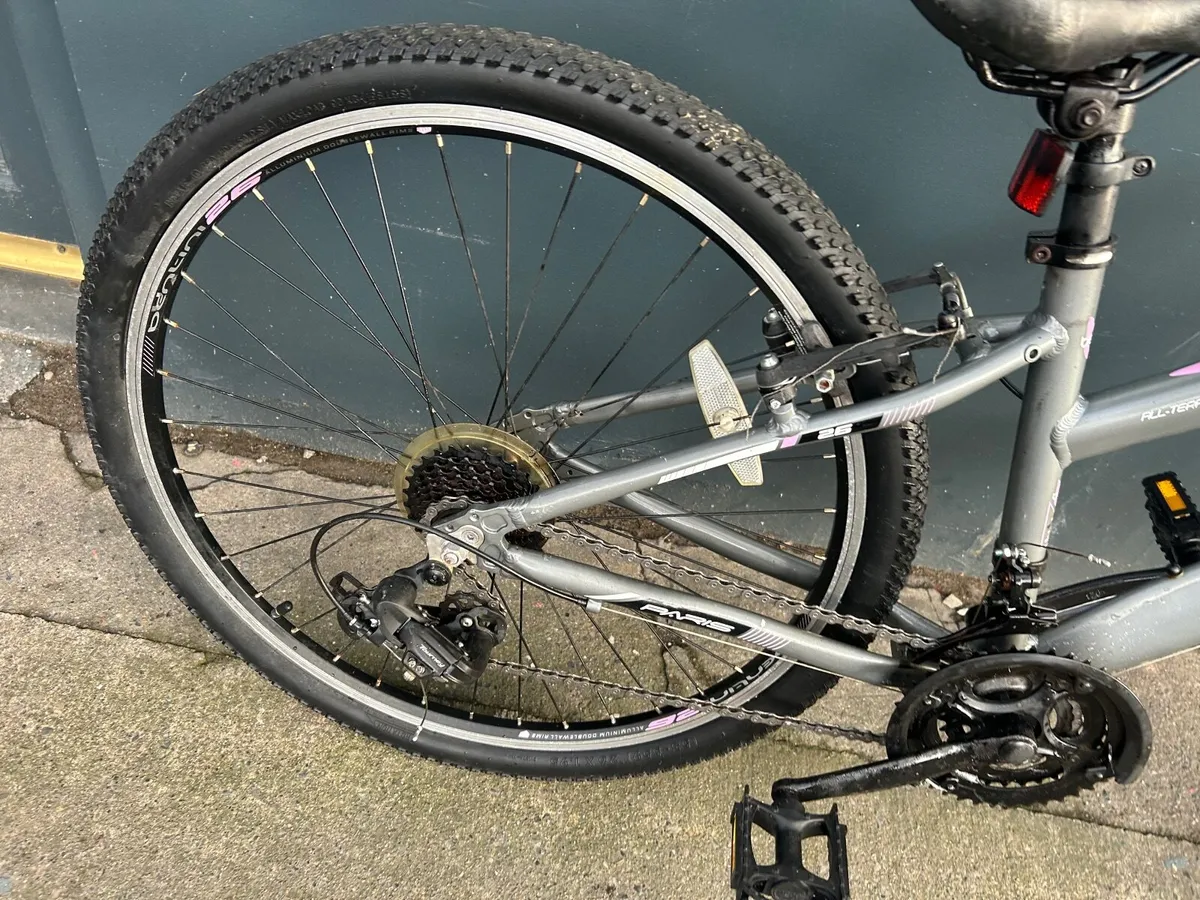 Bentini Paris ❗️Open 7 days of the week ❗️ - Image 4