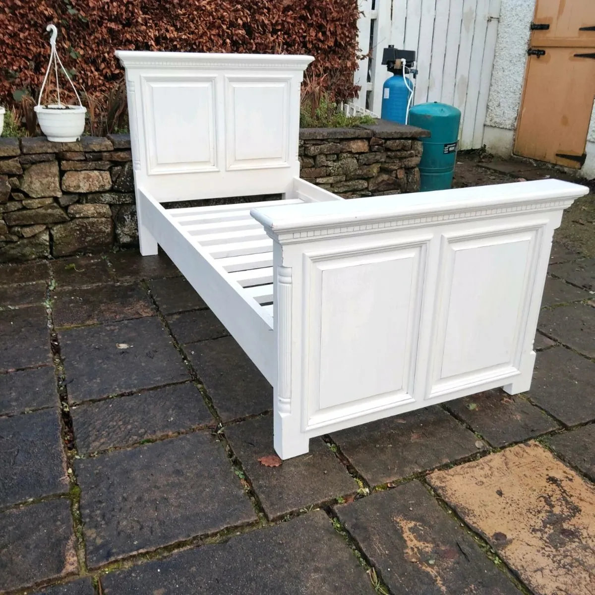 Single Bed. - Image 4