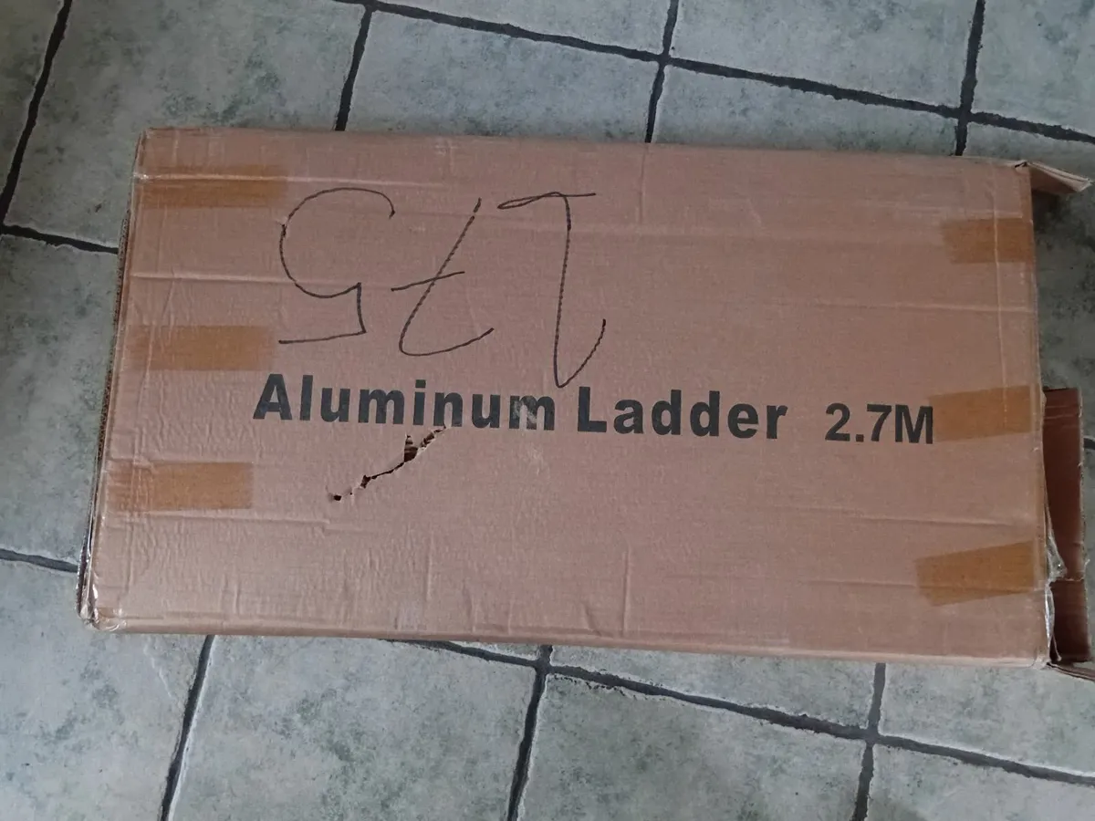 2.7m Aluminium Telescopic Ladder - Image 3
