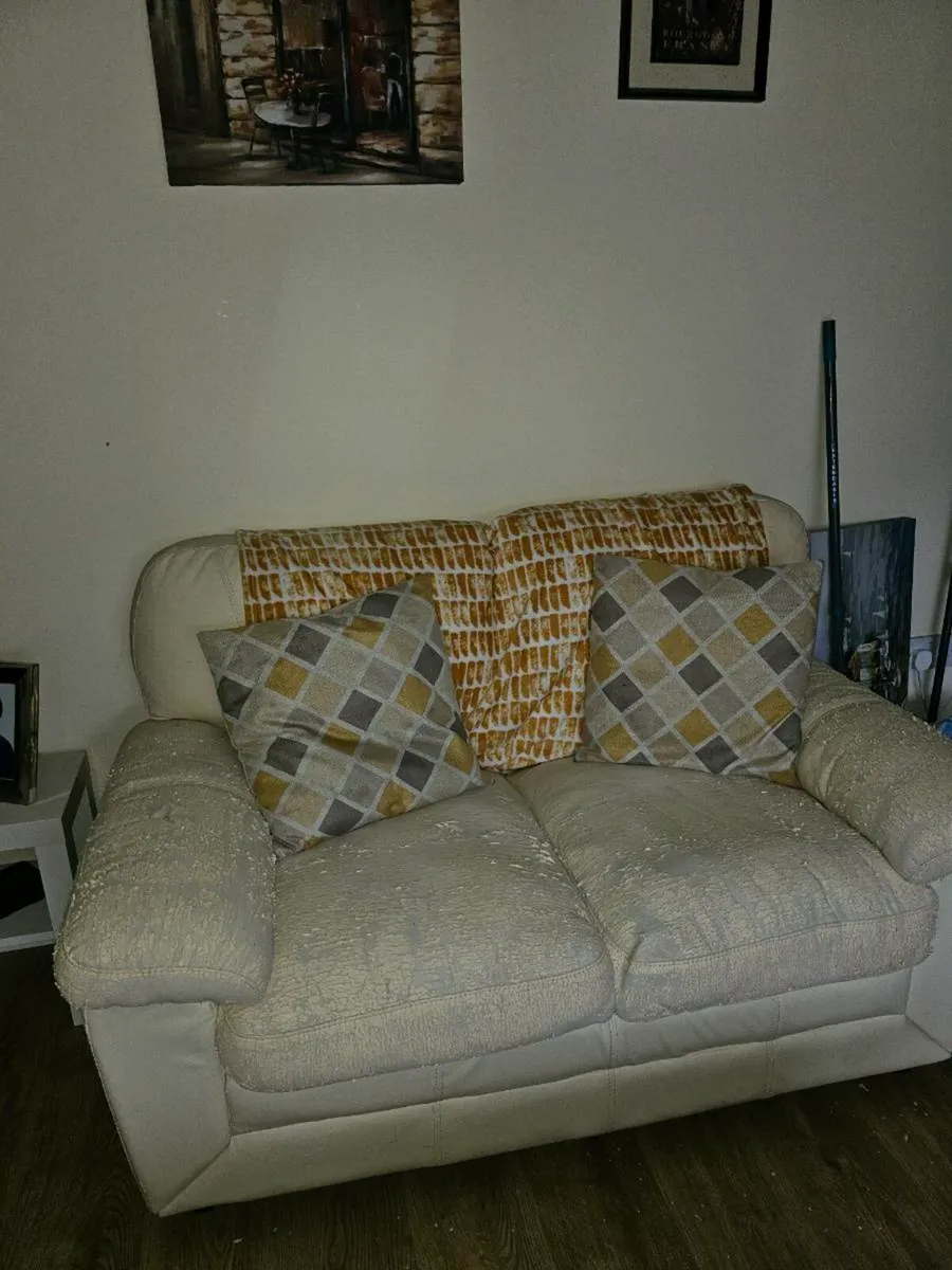 Sofa suite - Image 1