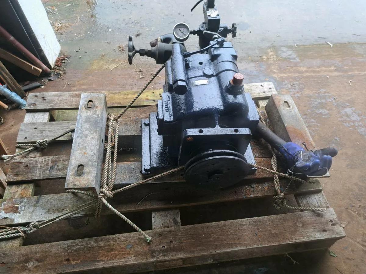 hydrualic pump - Image 1