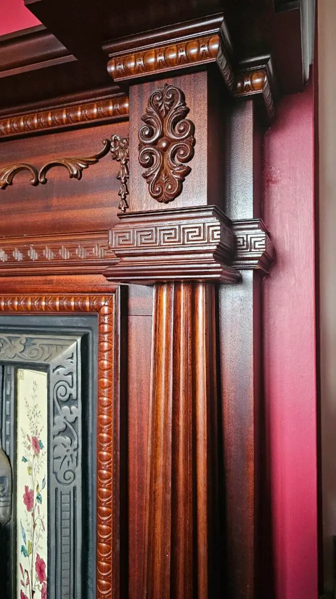 Fireplace with electric insert - Image 2