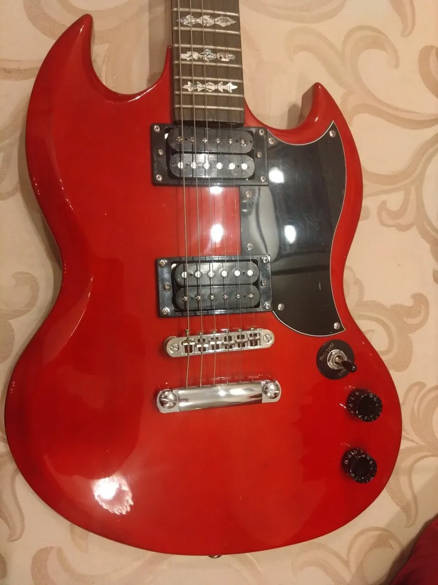 Pre loved Harley Benton Electric Guitar - Image 1