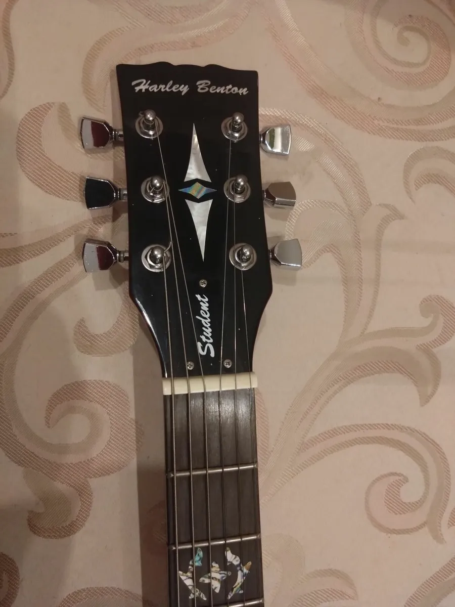 Pre loved Harley Benton Electric Guitar - Image 3