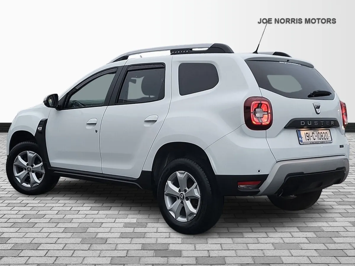 Dacia Duster COMFORT BLUE DCI 115 MY 4DR - Image 3