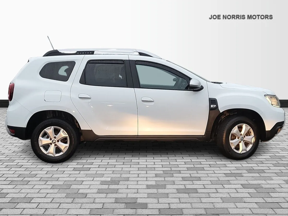 Dacia Duster COMFORT BLUE DCI 115 MY 4DR - Image 4