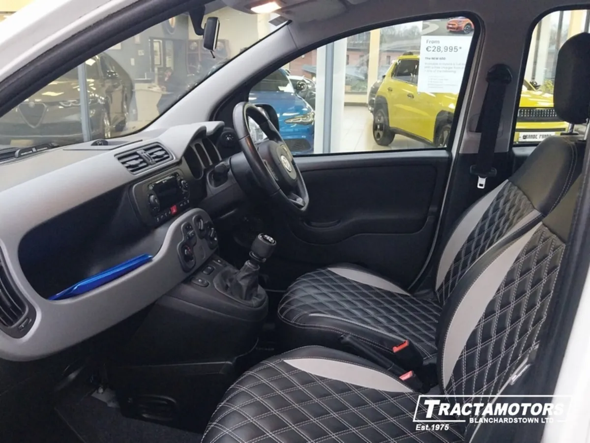 Fiat Panda LOUNGE 1.2 69BHP 5DR - Image 4