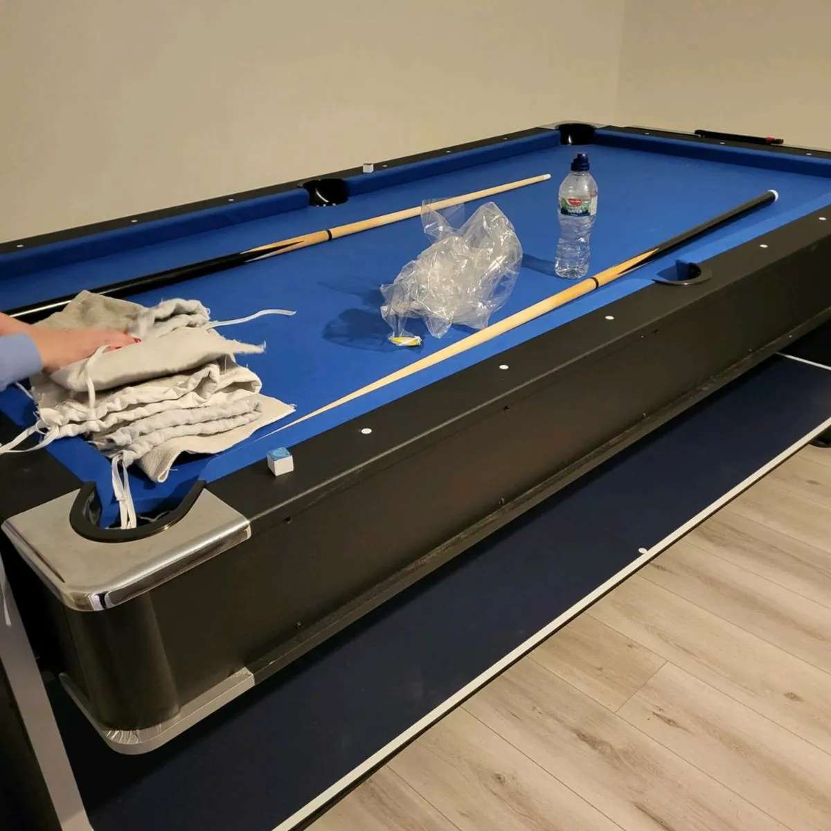 Pool table