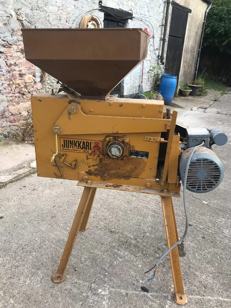 Junkkari Grain Mill - Image 1