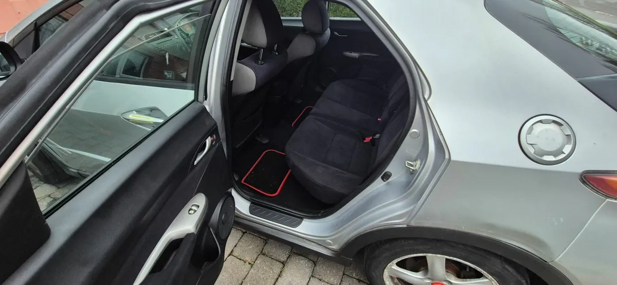 Honda Civic 2008 - Image 2
