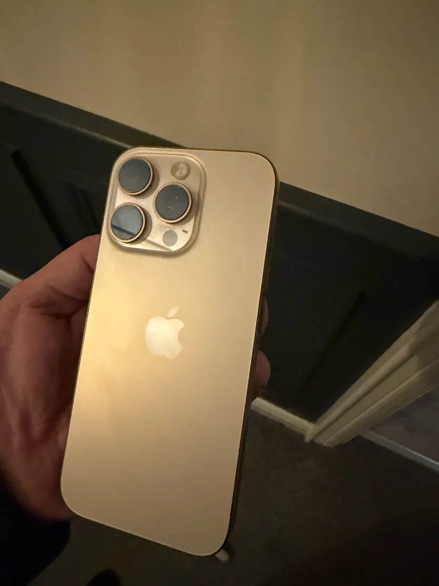 iPhone 16 Pro - Image 3