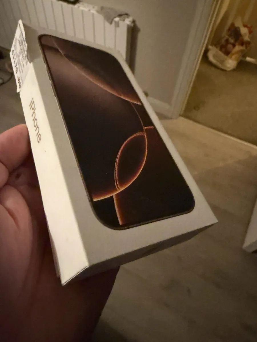 iPhone 16 Pro - Image 4