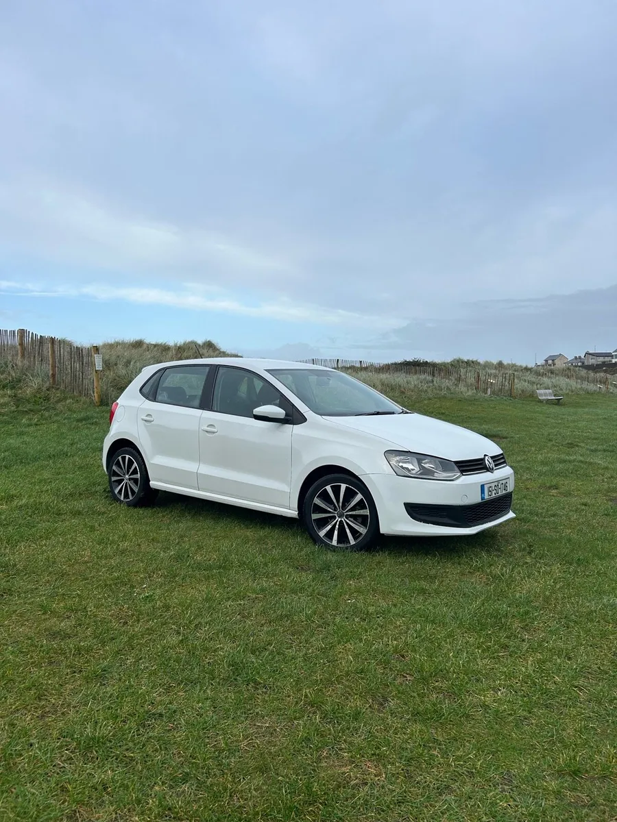 2015 Volkswagen Polo - Image 1