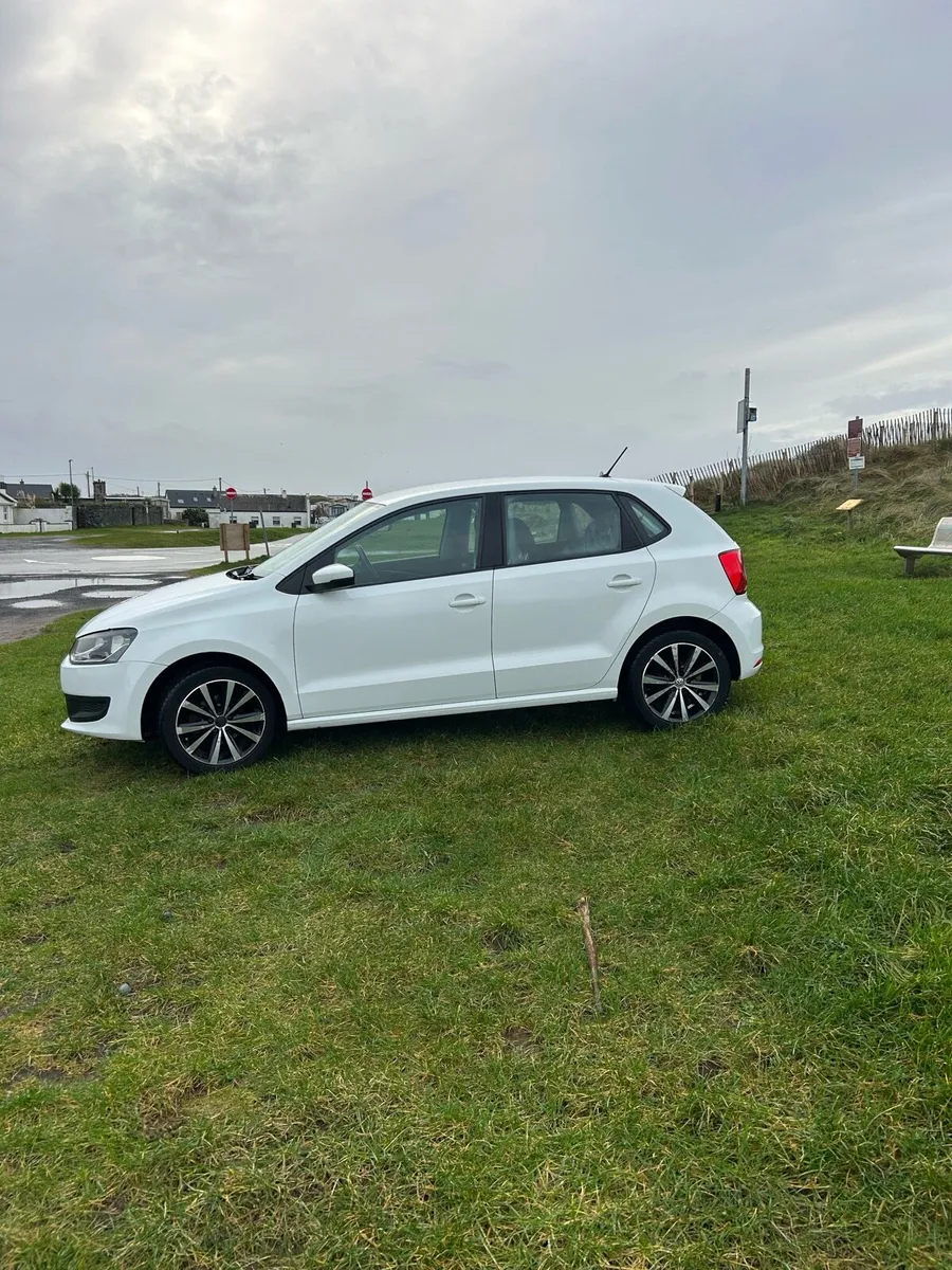 2015 Volkswagen Polo - Image 4