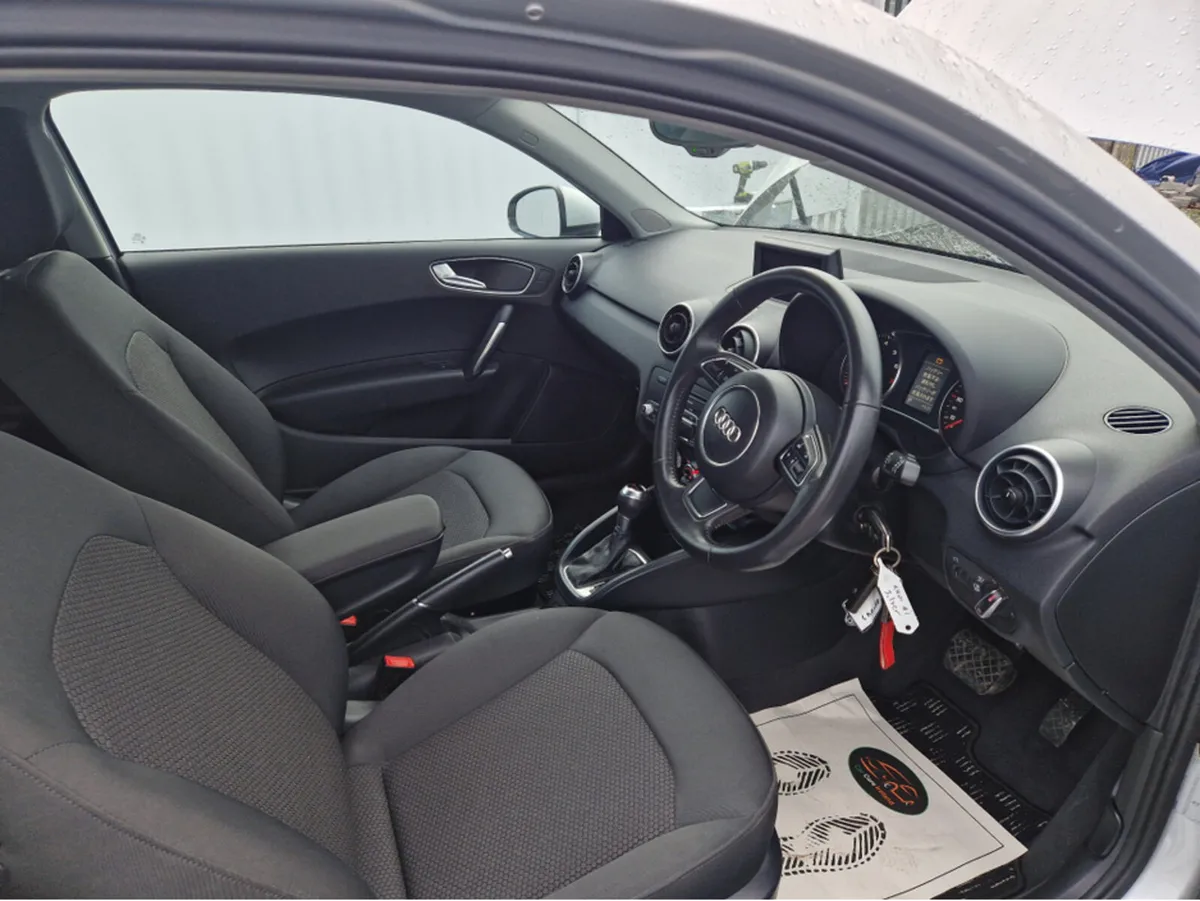 Audi A1 1.4 PETROL AUTO - Image 3