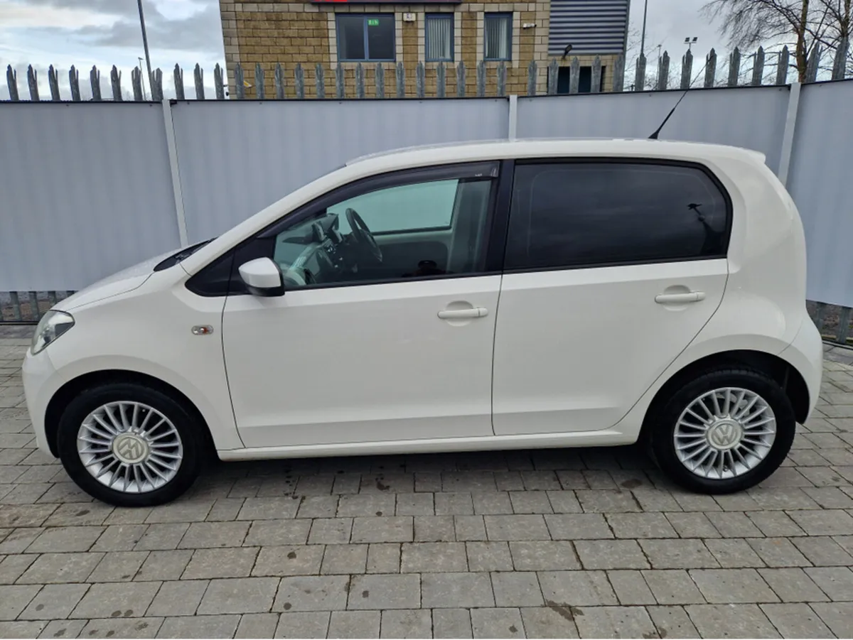 Volkswagen up! 1.0 PETROL AUTO - Image 4