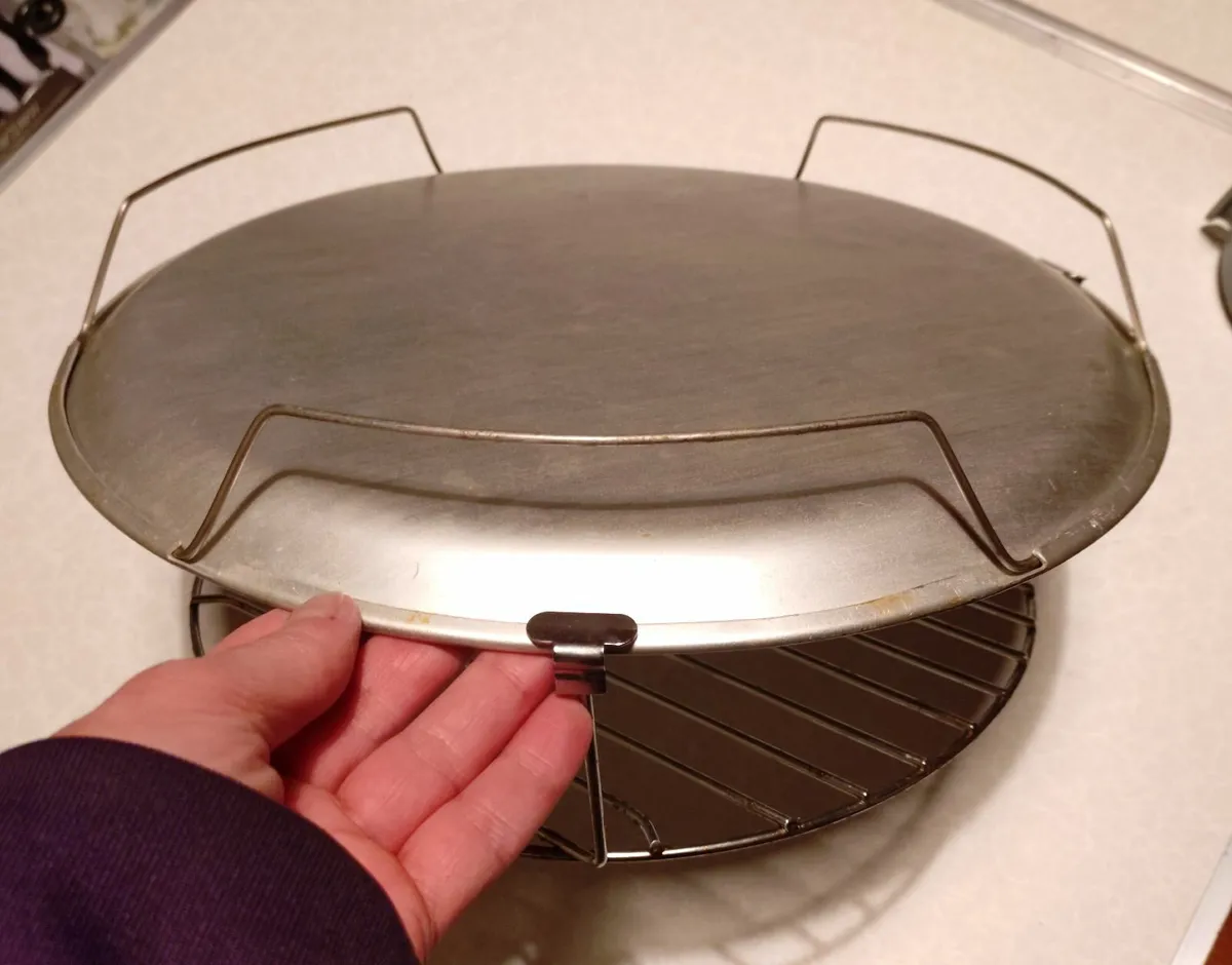 Light Metal Kitchen Tray (used). - Image 3