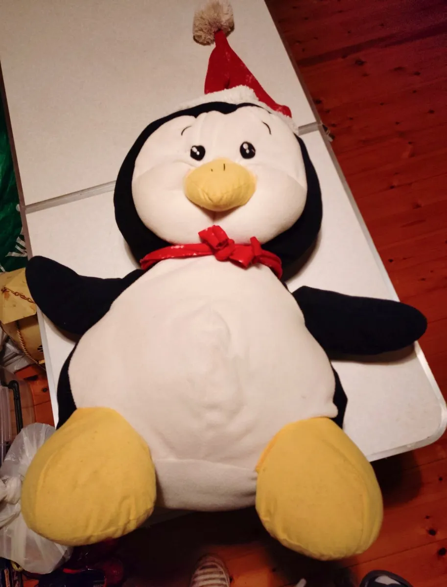 Large Soft Toy Penguin With Santa Hat (used). - Image 2