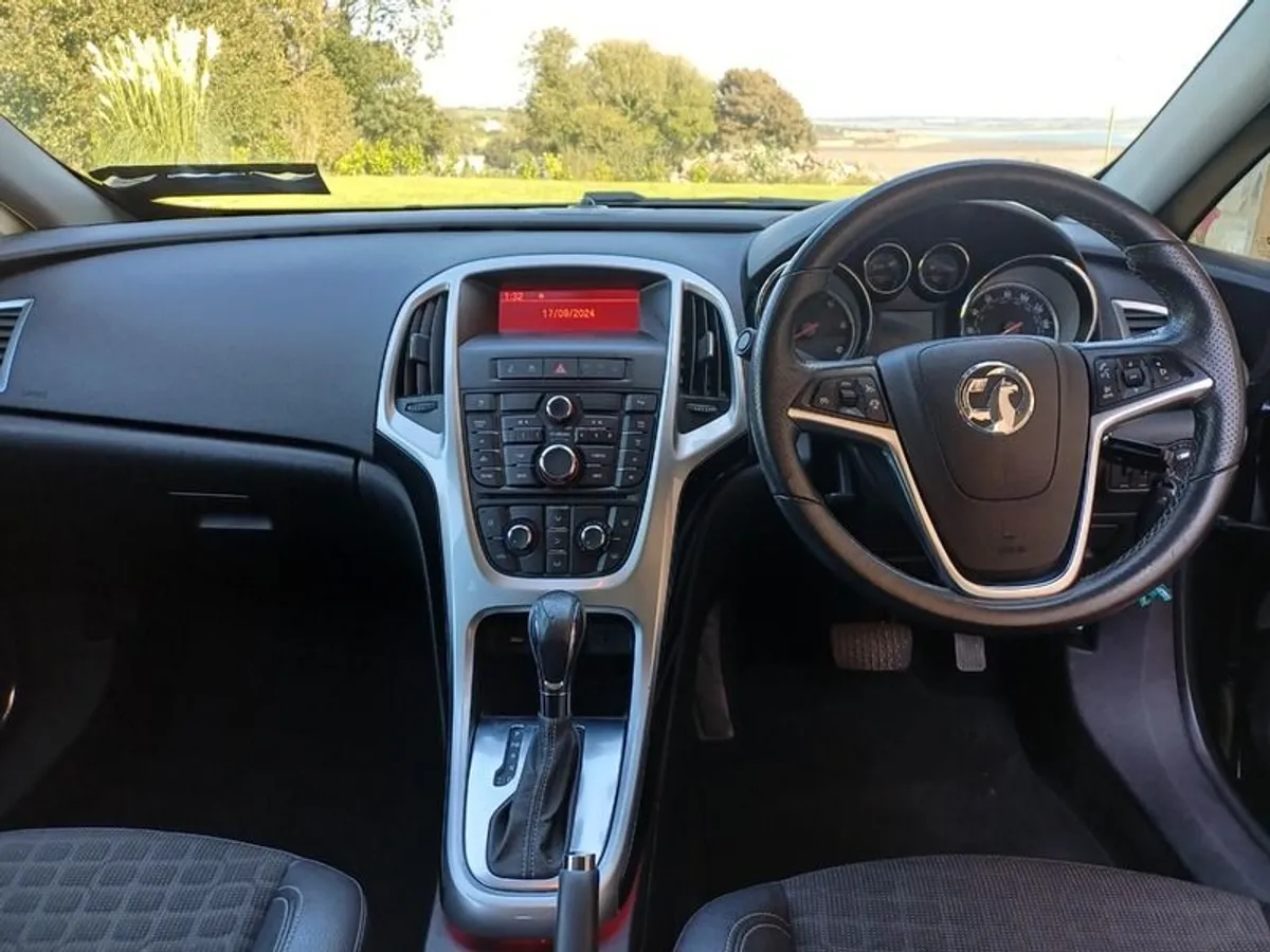 Limited edition Automatic diesel GTC CDTi Astra coupe - Image 1