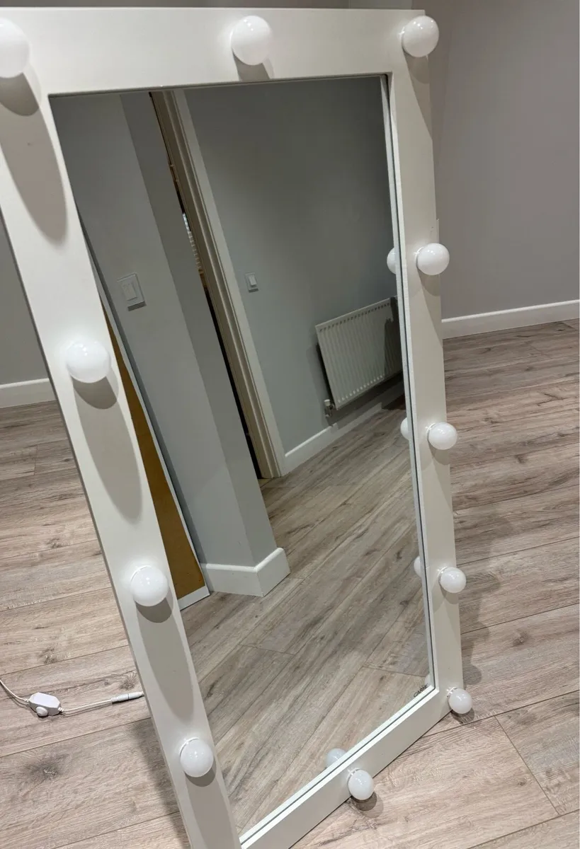 Hollywood vanity mirror - Image 1