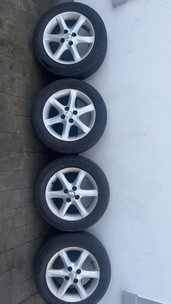 E12 Corolla alloys - Image 1