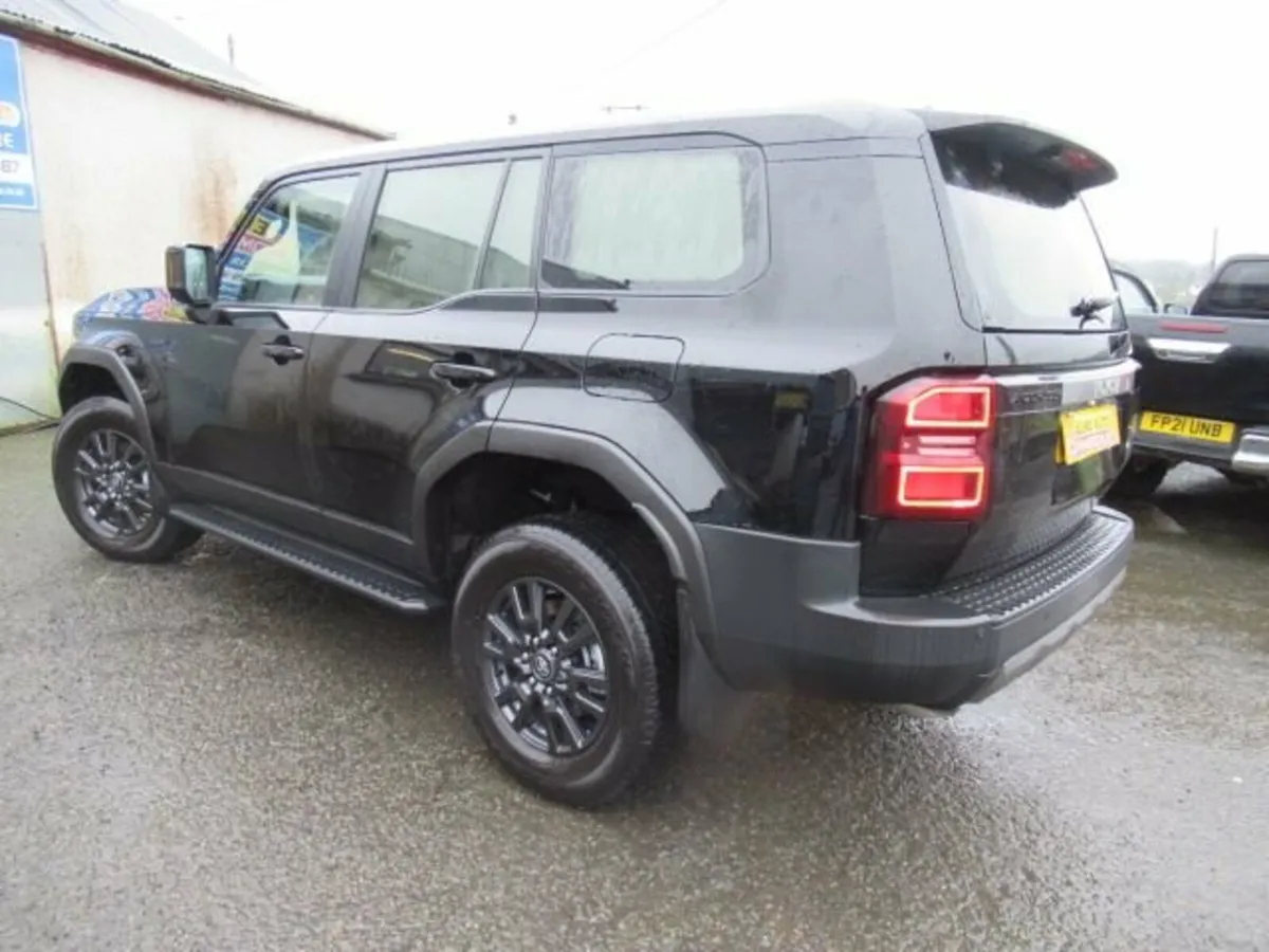 2.8D Commercial Van 5dr Diesel Auto 4WD LWB Euro 6 - Image 2