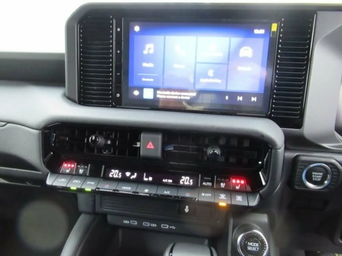 2.8D Commercial Van 5dr Diesel Auto 4WD LWB Euro 6 - Image 4