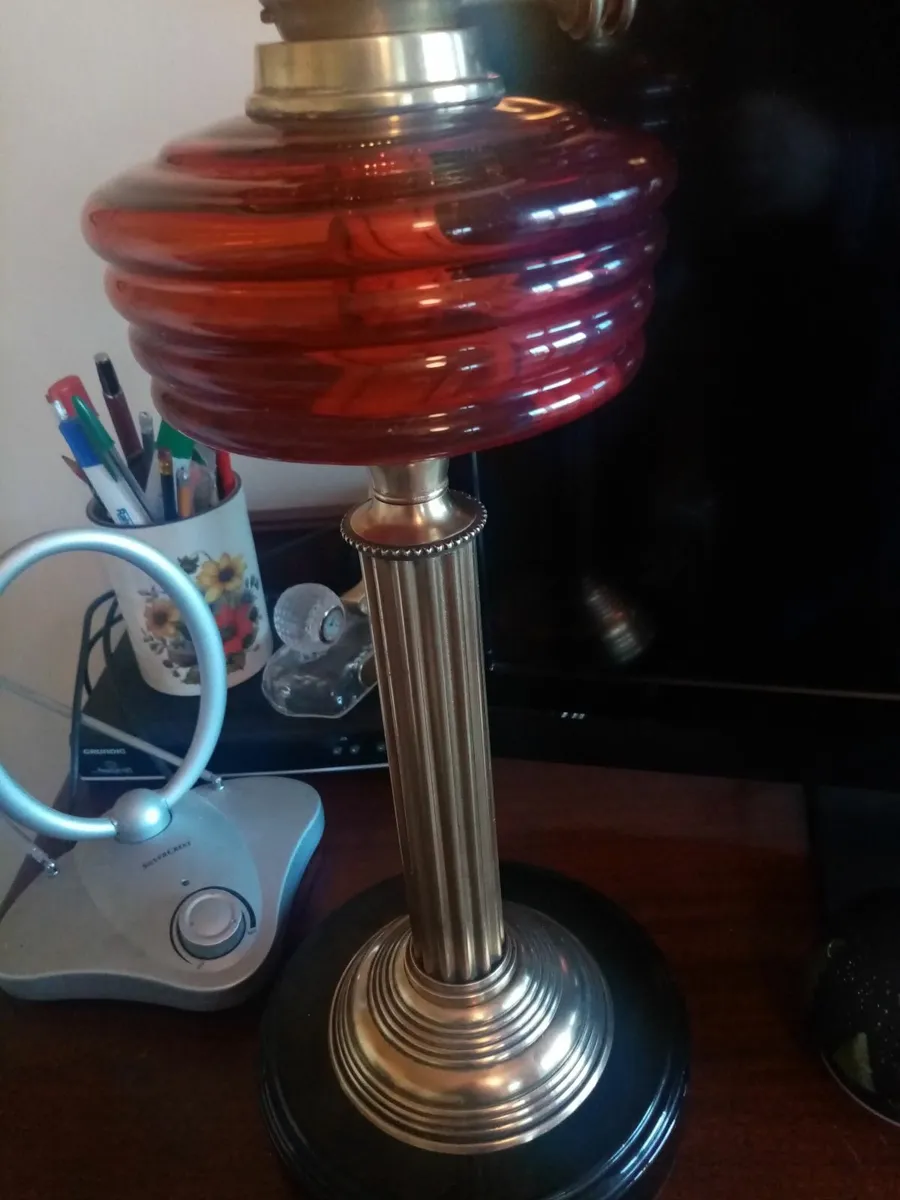 2 victorian Oil lamps - Image 2