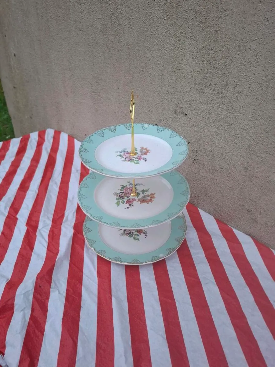 Green floral cake stand postage possible