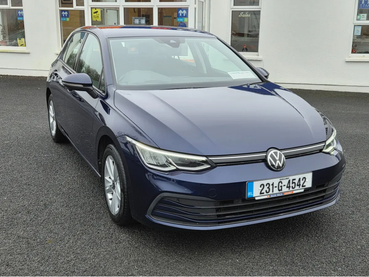 Volkswagen Golf LIFE TSI - Image 3