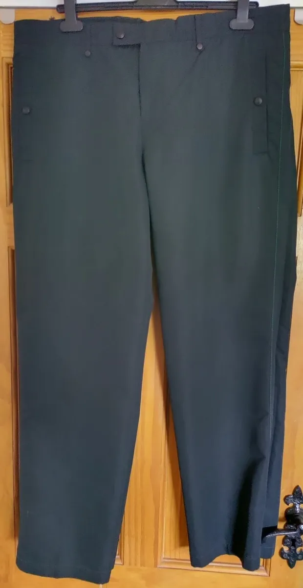 Lyle and Scott Green Eagle Club 38R - Image 3