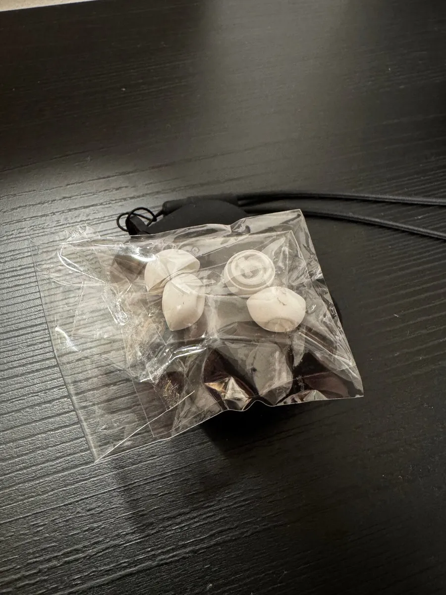 Apple AirPods Pro 1 MagSafe - Image 4