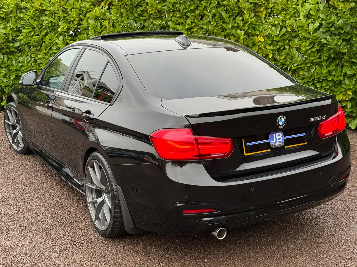 BMW 316D F30 2018 **SunRoof** - Image 2