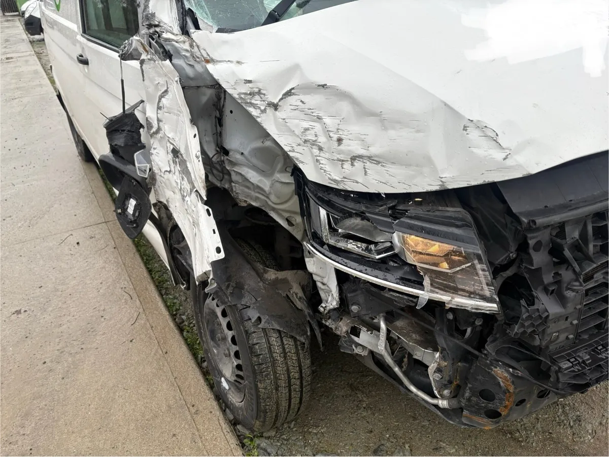 2023 VW Transporter Cat C - Image 2