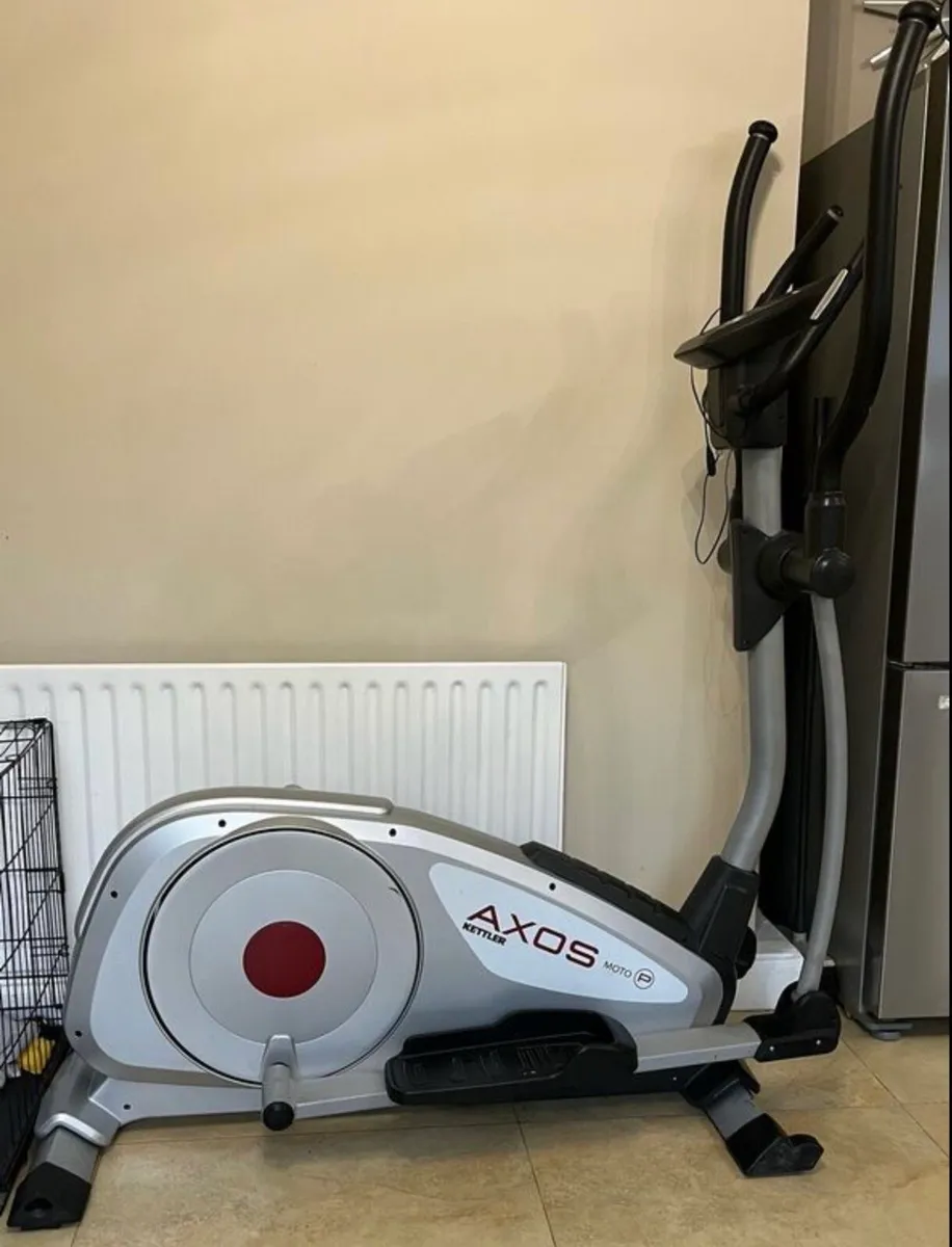 Cross trainer - Image 1