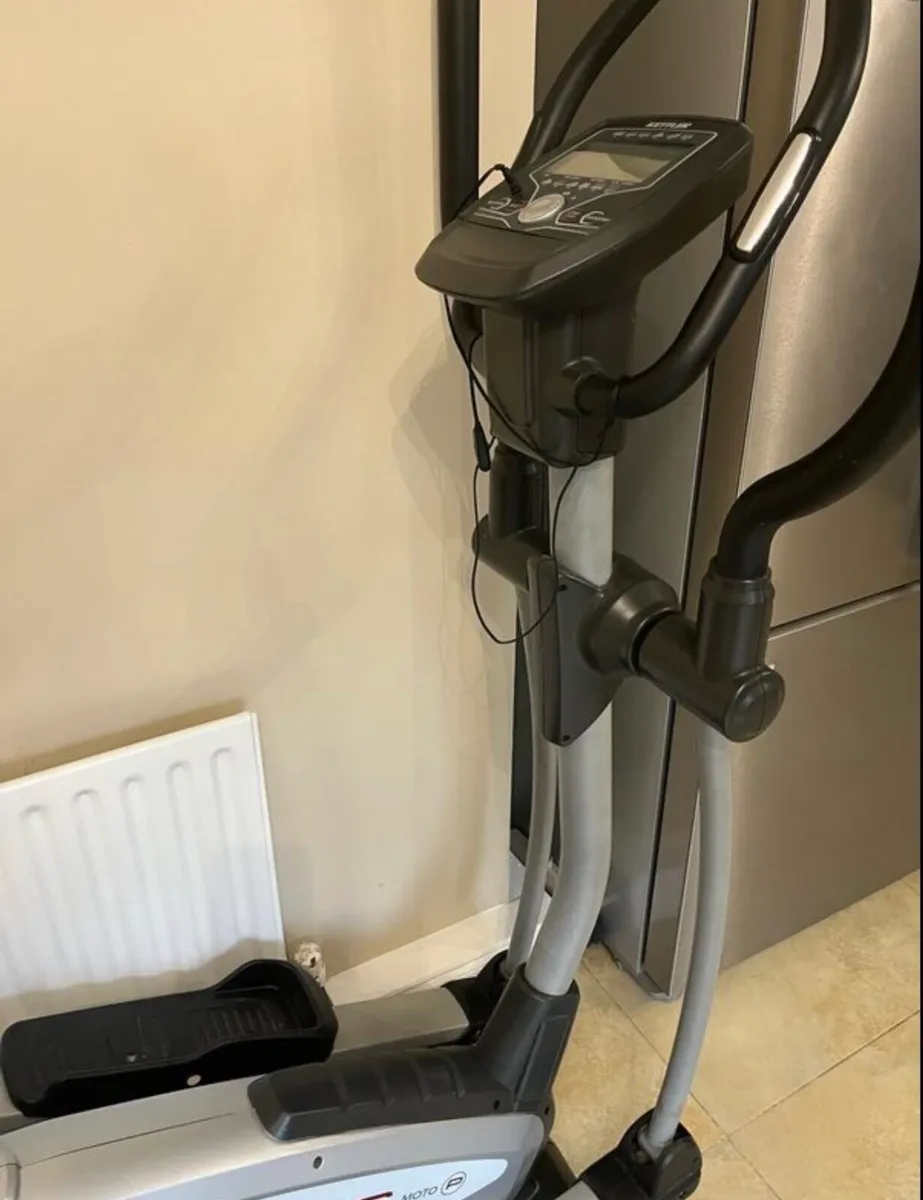 Cross trainer - Image 2