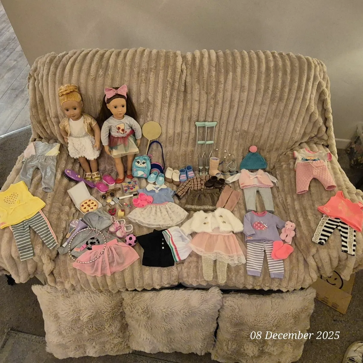 Massive our generation bundle includes wardrobe - Image 1