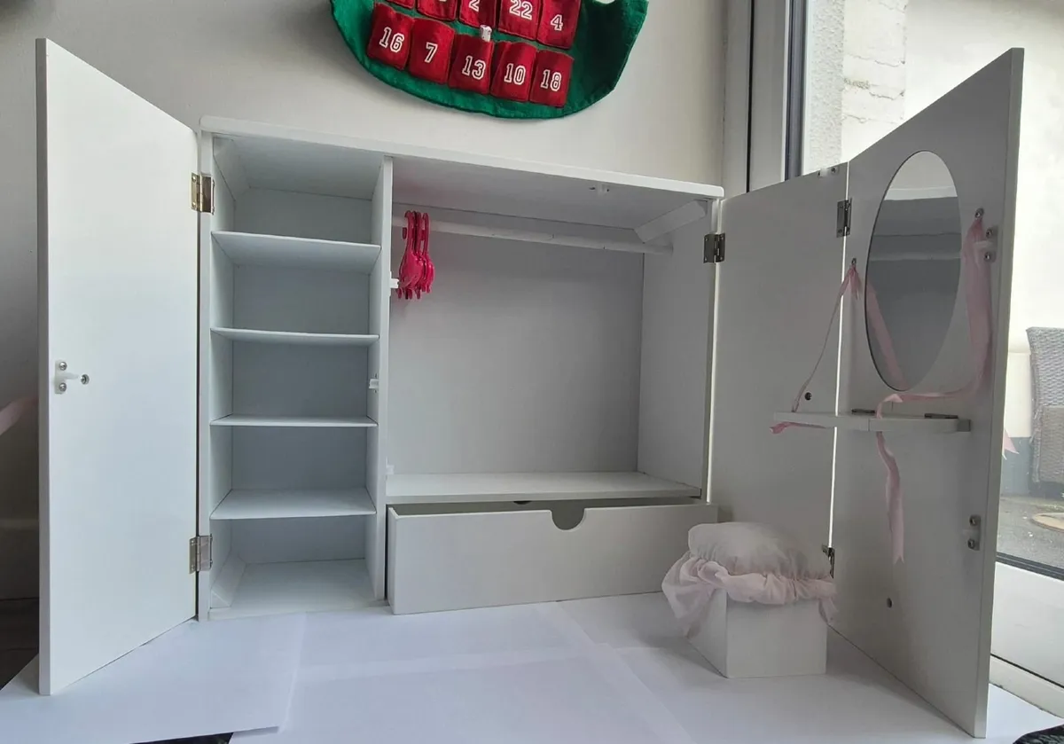 Massive our generation bundle includes wardrobe - Image 4