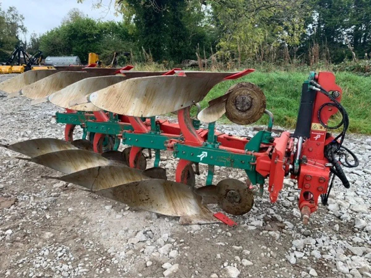 KVERNELAND 4F ES200 VARI WIDTH - Image 1